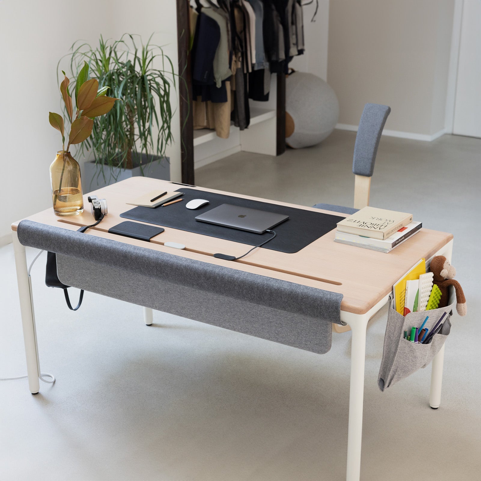 LEVADESK Smart Standing Desk